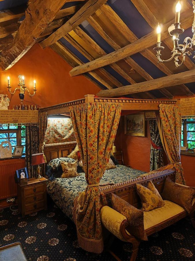 Wizards Thatch Luxury Suites Alderley Edge Buitenkant foto