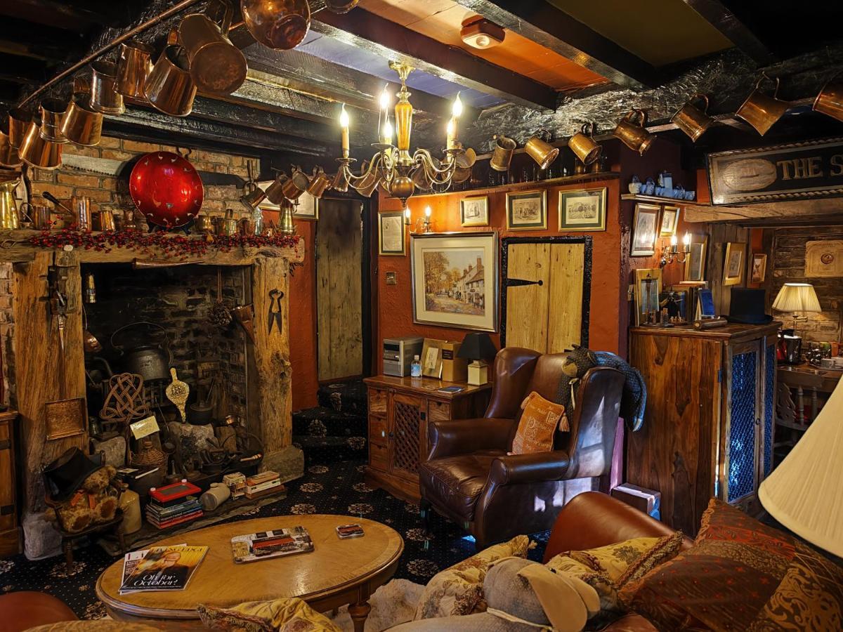 Wizards Thatch Luxury Suites Alderley Edge Buitenkant foto