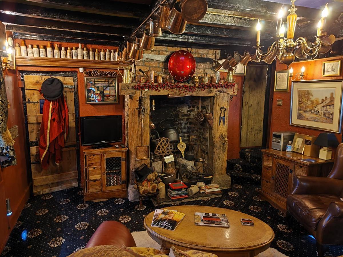 Wizards Thatch Luxury Suites Alderley Edge Buitenkant foto
