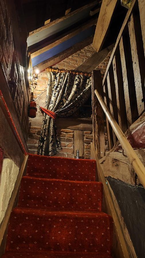 Wizards Thatch Luxury Suites Alderley Edge Buitenkant foto