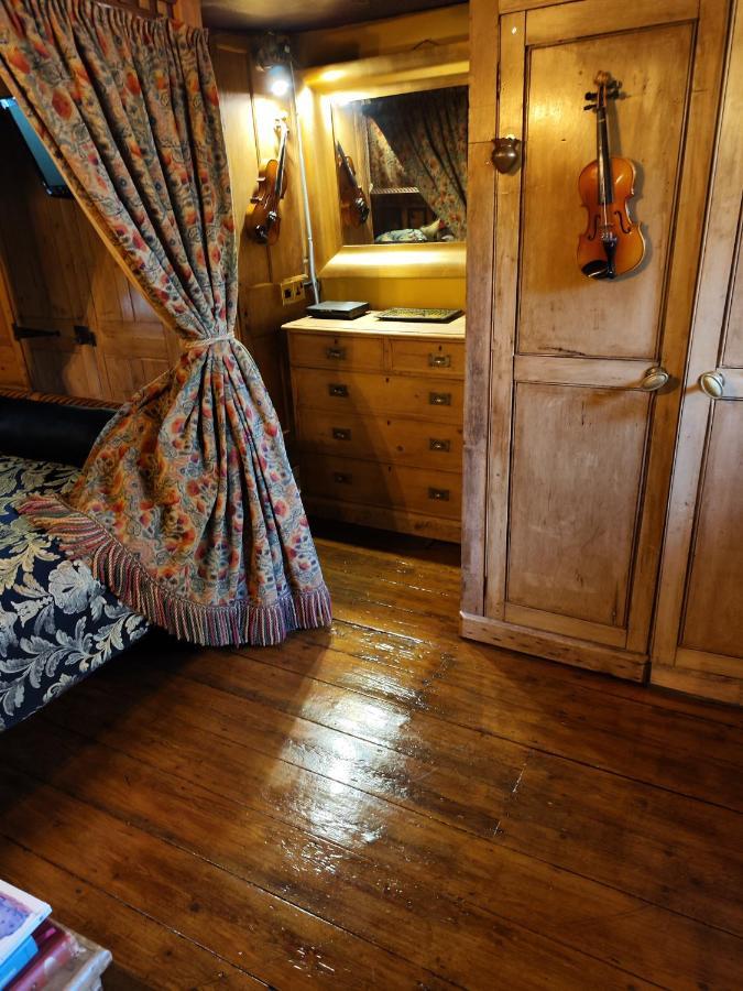 Wizards Thatch Luxury Suites Alderley Edge Buitenkant foto