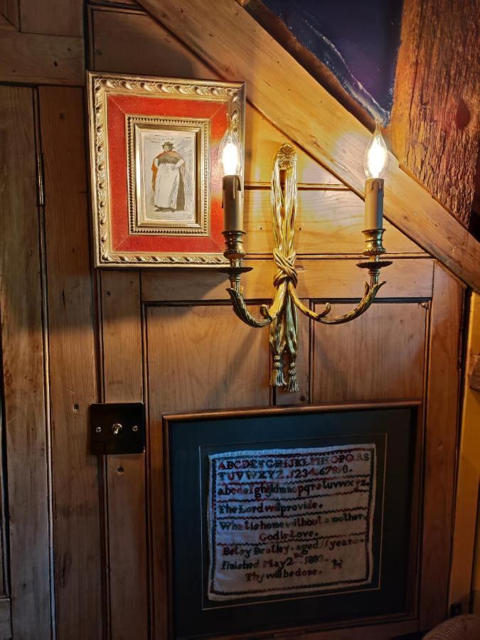 Wizards Thatch Luxury Suites Alderley Edge Buitenkant foto