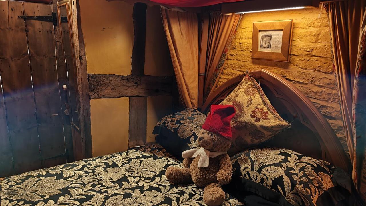 Wizards Thatch Luxury Suites Alderley Edge Buitenkant foto