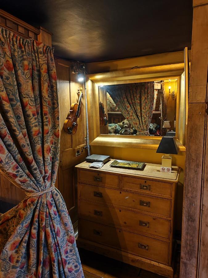 Wizards Thatch Luxury Suites Alderley Edge Buitenkant foto